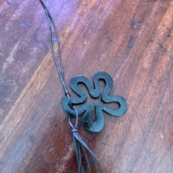 Beautiful hand made necklace - Picture 3 of 4